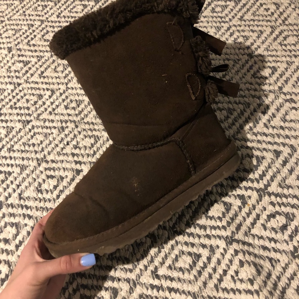 •ugg middie brown boots with bows